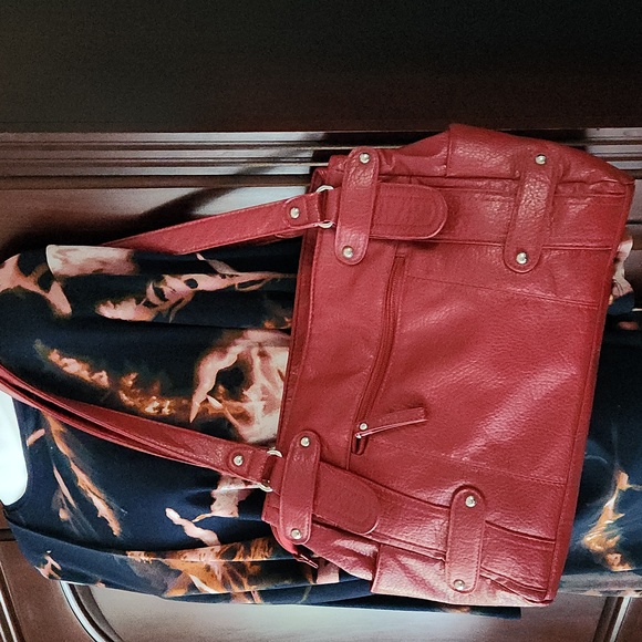 Beautiful red purse - Picture 6 of 11